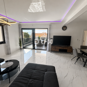 VODICE, SRIMA – Apartmanska zgrada s 5 jedinica, pogled na more, 50 m od mora i plaže