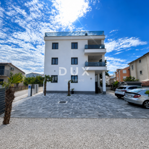 VODICE, SRIMA – Apartmanska zgrada s 5 jedinica, pogled na more, 50 m od mora i plaže