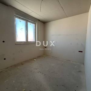 VODICE, SRIMA – Luksuzni penthouse, 70 m od mora, s liftom