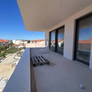 VODICE, SRIMA – Luksuzni penthouse, 70 m od mora, s liftom