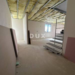 VODICE, SRIMA – Penthouse s krovnom terasom, pogledom na more i liftom