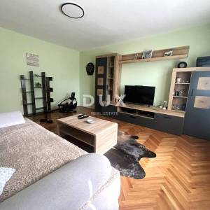 VODICE – Trosoban stan u prizemlju, 450 m od plaže, parking, podrum, vrt