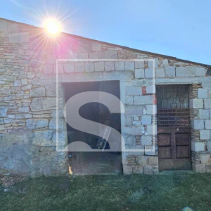 VODNJAN - građevinsko zemljište s gosp. zgradom 50m2