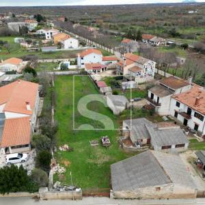 VODNJAN - građevinsko zemljište s gosp. zgradom 50m2