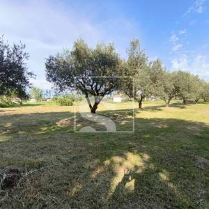 Vodnjan - građ.zemlj.962m2 - infrastruktura u blizini