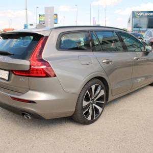 Volvo V60 2.0d AUTOMATIK *LED, NAVIGACIJA, KAMERA*
