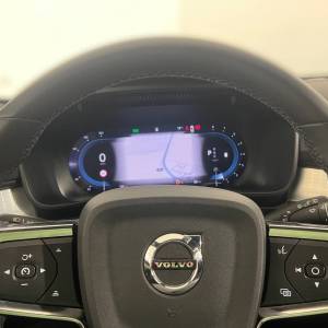 Volvo XC40 2.0 B3 PLUS DARK - 3 godine jamstva