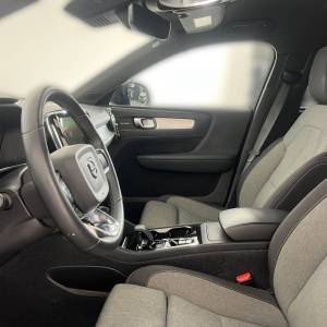 Volvo XC40 2.0 B3 PLUS DARK - 3 godine jamstva