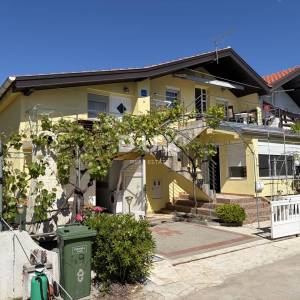 VRSI,ZUKVE-Apartmanska kuća 150m od mora