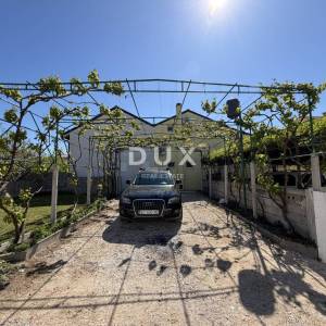 VRSI,ZUKVE-Apartmanska kuća 150m od mora