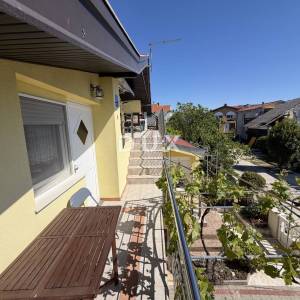 VRSI,ZUKVE-Apartmanska kuća 150m od mora