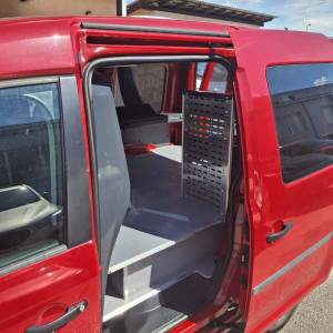 VW Caddy 2.0 TDi + Sortimo police