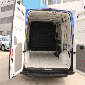 VW Crafter 2.0 TDi L3H3 140ks *KAMERA*