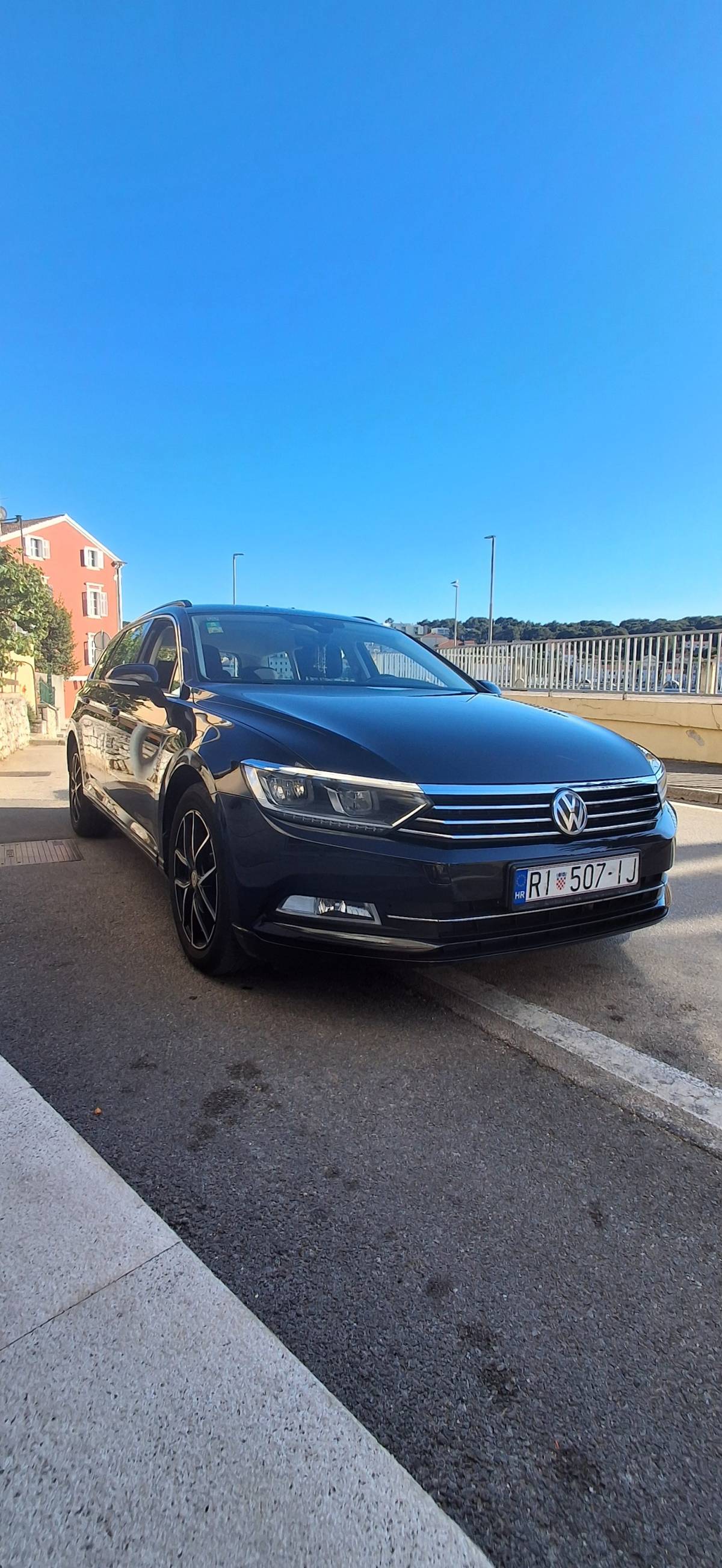VW Passat 2.0TDI Comfortline ACC/LED/NAVI/CAM