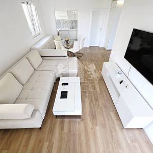 Zadar, Borik – stan u prizemlju s vrtom i jacuzzijem, novogradnja