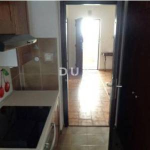 ZADAR, BORIK – Stan za najam radnicima, 164 m², 8–10 osoba