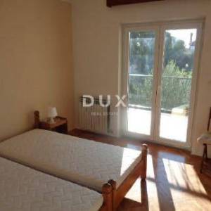 ZADAR, BORIK – Stan za najam radnicima, 164 m², 8–10 osoba