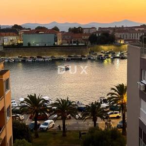 ZADAR, BRANIMIR – Renoviran dvosoban stan s pogledom na stari grad!