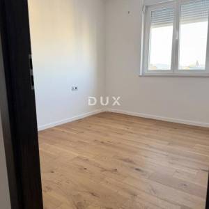 ZADAR, BRANIMIR – Renoviran dvosoban stan s pogledom na stari grad!
