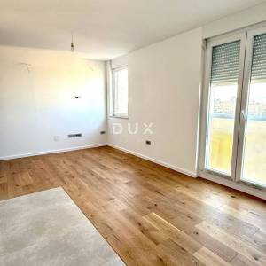 ZADAR, BRANIMIR – Renoviran dvosoban stan s pogledom na stari grad!