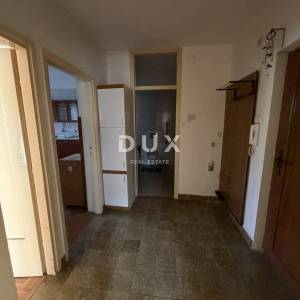ZADAR, BULEVAR – 2S stan na 1. katu s dva balkona!