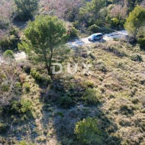 ZADAR, CRNO – Pravilna parcela 740 m² s pristupnim putem!