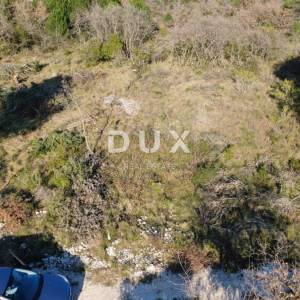 ZADAR, CRNO – Pravilna parcela 740 m² s pristupnim putem!