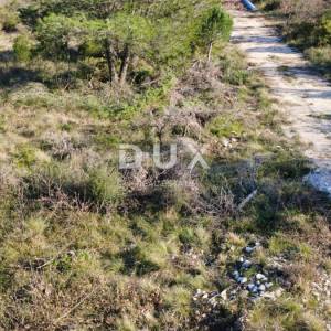 ZADAR, CRNO – Pravilna parcela 740 m² s pristupnim putem!