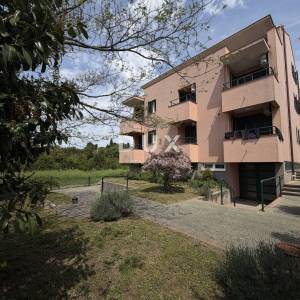 ZADAR, DIKLO – Apartmanska kuća s 10 jedinica i pogledom na more!