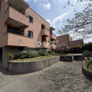 ZADAR, DIKLO – Apartmanska kuća s 10 jedinica i pogledom na more!