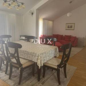 ZADAR, DIKLO – Apartmanska kuća s 10 jedinica i pogledom na more!