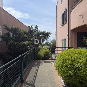 ZADAR, DIKLO – Apartmanska kuća s 10 jedinica i pogledom na more!