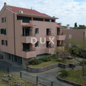 ZADAR, DIKLO – Apartmanska kuća s 10 jedinica i pogledom na more!