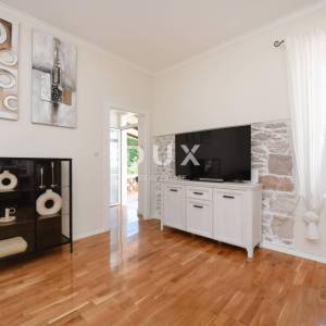 ZADAR, KOLOVARE – Premium apartman 100m od mora s velikom terasom i vlastitim parkingom