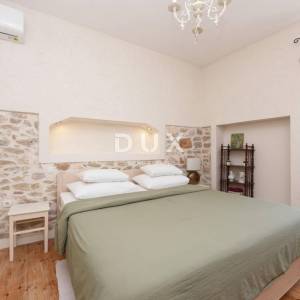 ZADAR, KOLOVARE – Premium apartman 100m od mora s velikom terasom i vlastitim parkingom