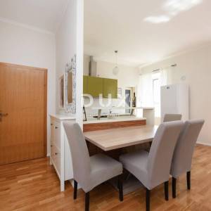 ZADAR, KOLOVARE – Premium apartman 100m od mora s velikom terasom i vlastitim parkingom