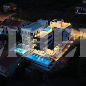 Zadar, Kožino, ekskluzivan penthouse s bazenom na krovnoj terasi