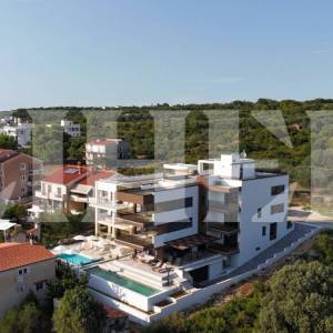Zadar, Kožino, ekskluzivan penthouse s bazenom na krovnoj terasi