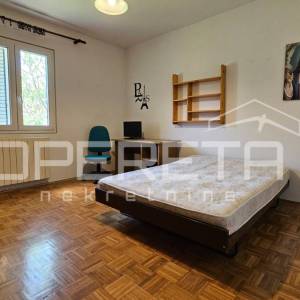 Zadar – Kuća s 2 trosobna stana (100 m²) i podrumom