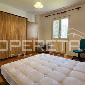 Zadar – Kuća s 2 trosobna stana (100 m²) i podrumom
