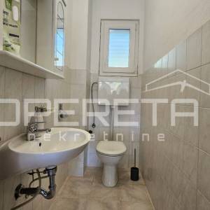 Zadar – Kuća s 2 trosobna stana (100 m²) i podrumom