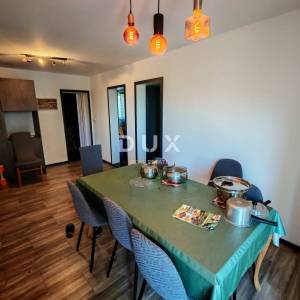 ZADAR, MASLENICA - Kuća s 4 apartmana 10 spavaćih soba s pogledom na more!