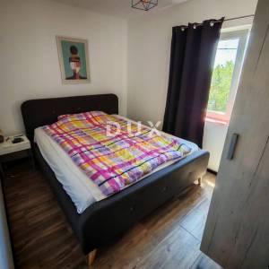 ZADAR, MASLENICA - Kuća s 4 apartmana 10 spavaćih soba s pogledom na more!
