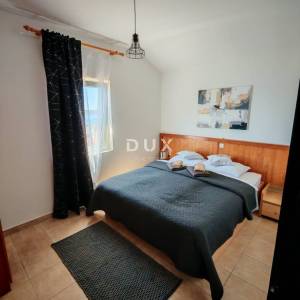 ZADAR, MASLENICA - Kuća s 4 apartmana 10 spavaćih soba s pogledom na more!
