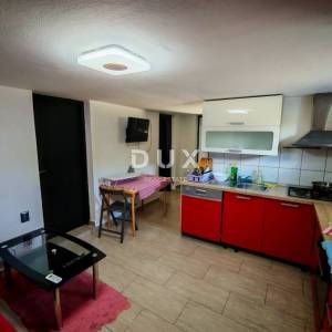 ZADAR, MASLENICA - Kuća s 4 apartmana 10 spavaćih soba s pogledom na more!