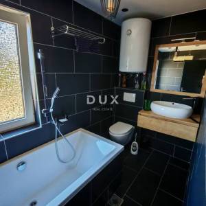 ZADAR, MASLENICA - Kuća s 4 apartmana 10 spavaćih soba s pogledom na more!
