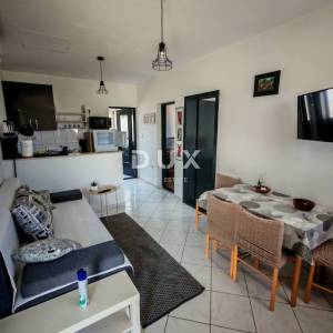ZADAR, MASLENICA - Kuća s 4 apartmana 10 spavaćih soba s pogledom na more!