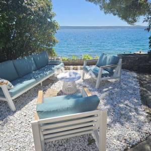 ZADAR, MASLENICA - Posebna kuća u 1. redu do mora!