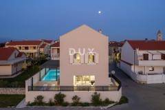 ZADAR, NIN – Ekskluzivna vila prvi red uz more