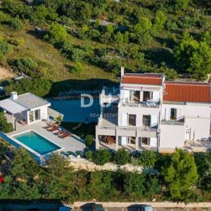 ZADAR, NOVIGRAD - Luksuzna vila s panoramskim pogledom na more